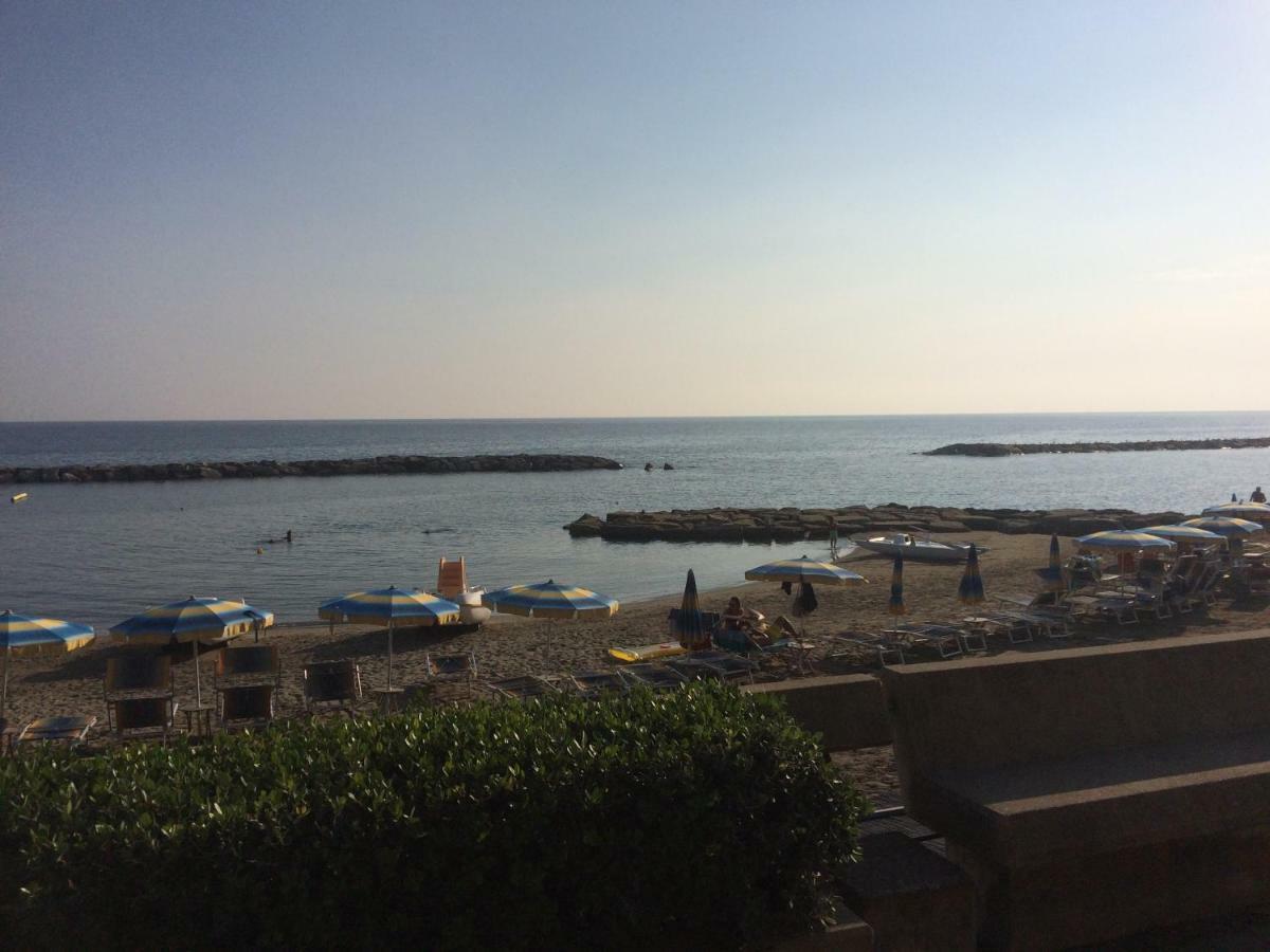 Casa Del Cardinale Apartment Santo Stefano al Mare Exterior photo